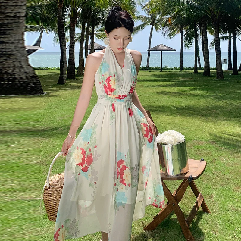 Women Fashion Elegant Vacation Floral Printed Halter Neck Backless Sleeveless Defined Waist Maxi Dress Trendy Floral Print Maxi Dress